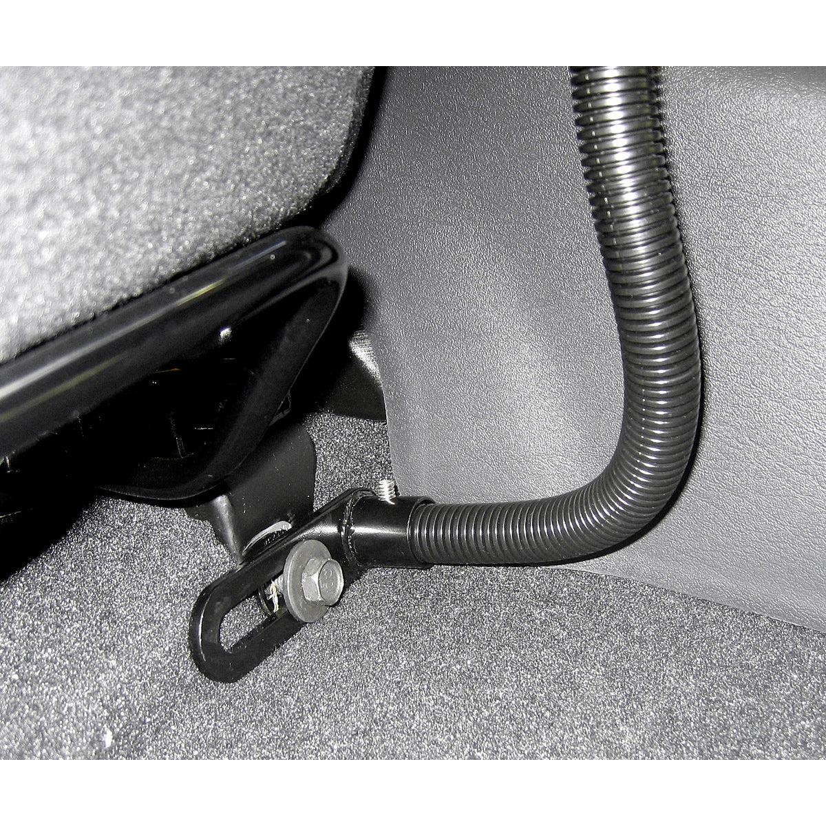 RAM Mounts Pod I No-Drill vehicle mount with 18 inch rod and round AMPS plate (RAM-B-316-1-202U) – alternative view